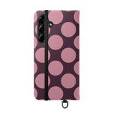 Funda tipo cartera de cuero vegano para Samsung Galaxy S25 Plus – diseño Polka Dot en rosa ciruela