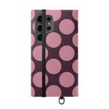 Funda tipo cartera de cuero vegano para Samsung Galaxy S24 Ultra - Pink Plum Polka Dot Design