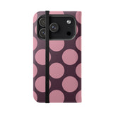 Funda billetera de cuero vegano para iPhone 17 Pro – Diseño de lunares Polka Dot en rosa ciruela
