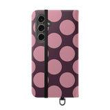 Funda tipo cartera de cuero vegano para Samsung Galaxy S24 Plus - Pink Plum Polka Dot Design